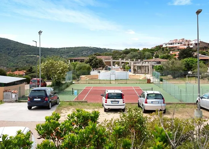 Coralli On The Hill - Shared Pool Holiday home *